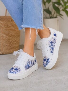Betsey Johnson Nino White Blue Floral Sneakers 6.5